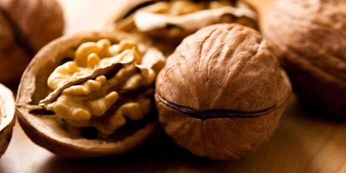Walnuts to increase immunity against papilloma viruses